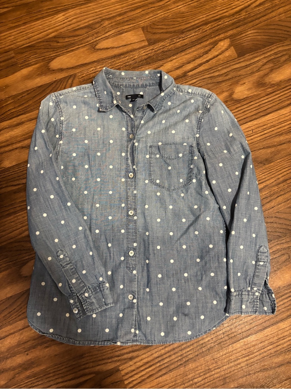 Gap * Woman’s Full Button Down Long Sleeve * Small * W White Polka Dots.